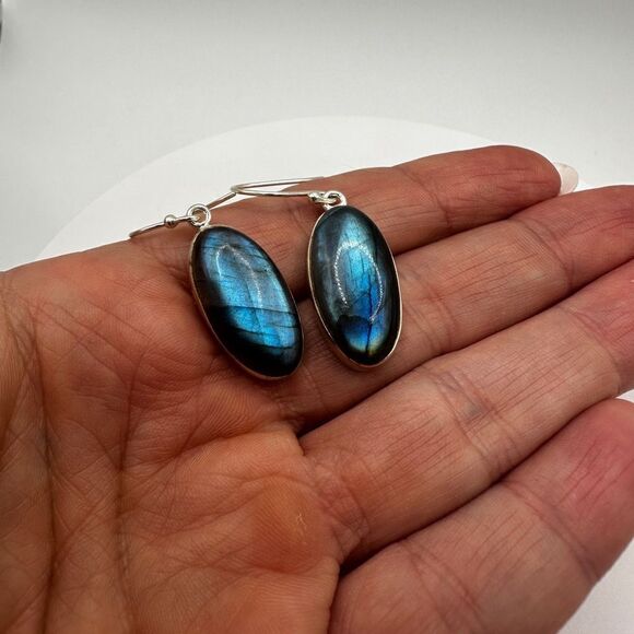 Flashy labradorite, oval cabochon dangle earrings in stamped .925! - Picture 3 of 7